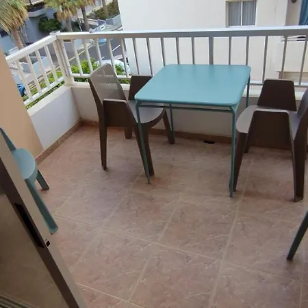 Casa Roberto Candelaria,parking,air,wifi 坎德拉里亚